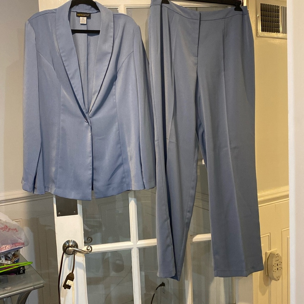 Light Blue Women's Tailored Blazer & Pants Set